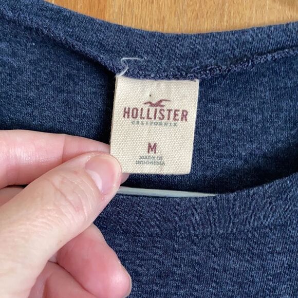 Hollister L/S Crew Neck T-shirt - Picture 3 of 7